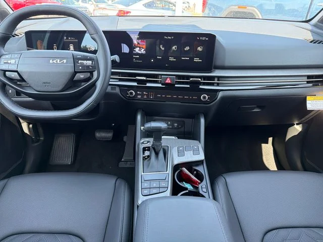 New 2027 Glacial White Pearl / Black Ro Kia X-Line image 9