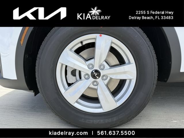 New 2026 Glacial White Pearl Kia LX image 29