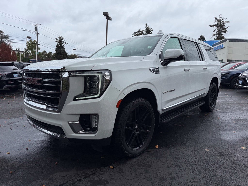 Used 2022  GMC SLT image 4