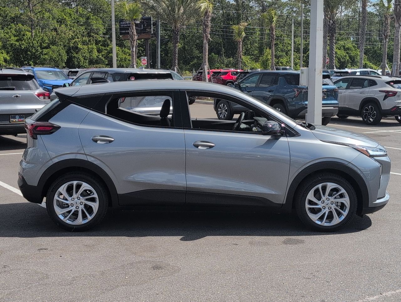 2027 Chevrolet Bolt LT - Photo 9