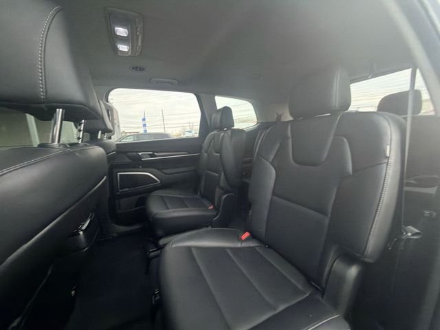 Used 2024 Silver Kia S image 25