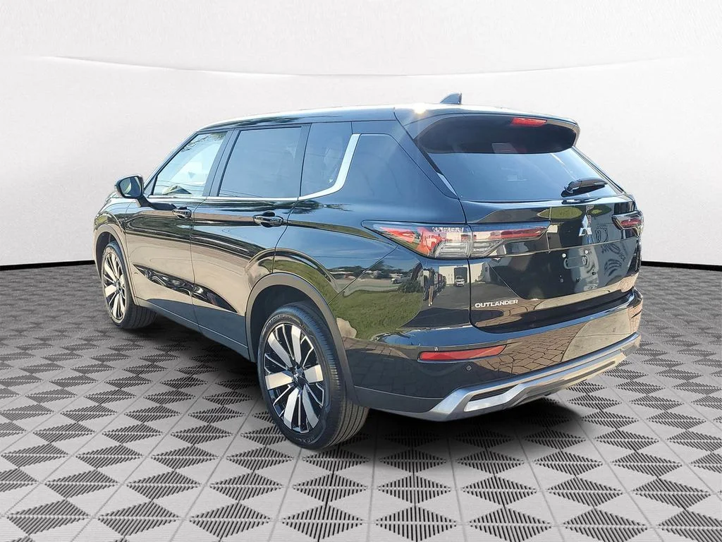 2026 Mitsubishi Outlander SE - Photo 4