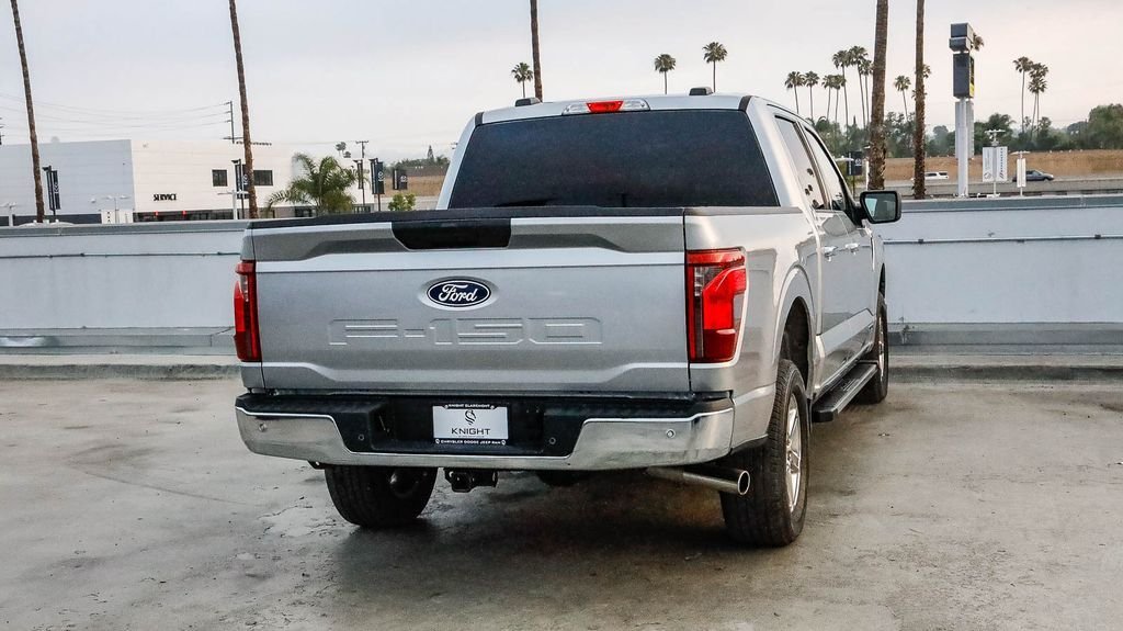 Used 2025 Silver Metallic Ford XLT image 9