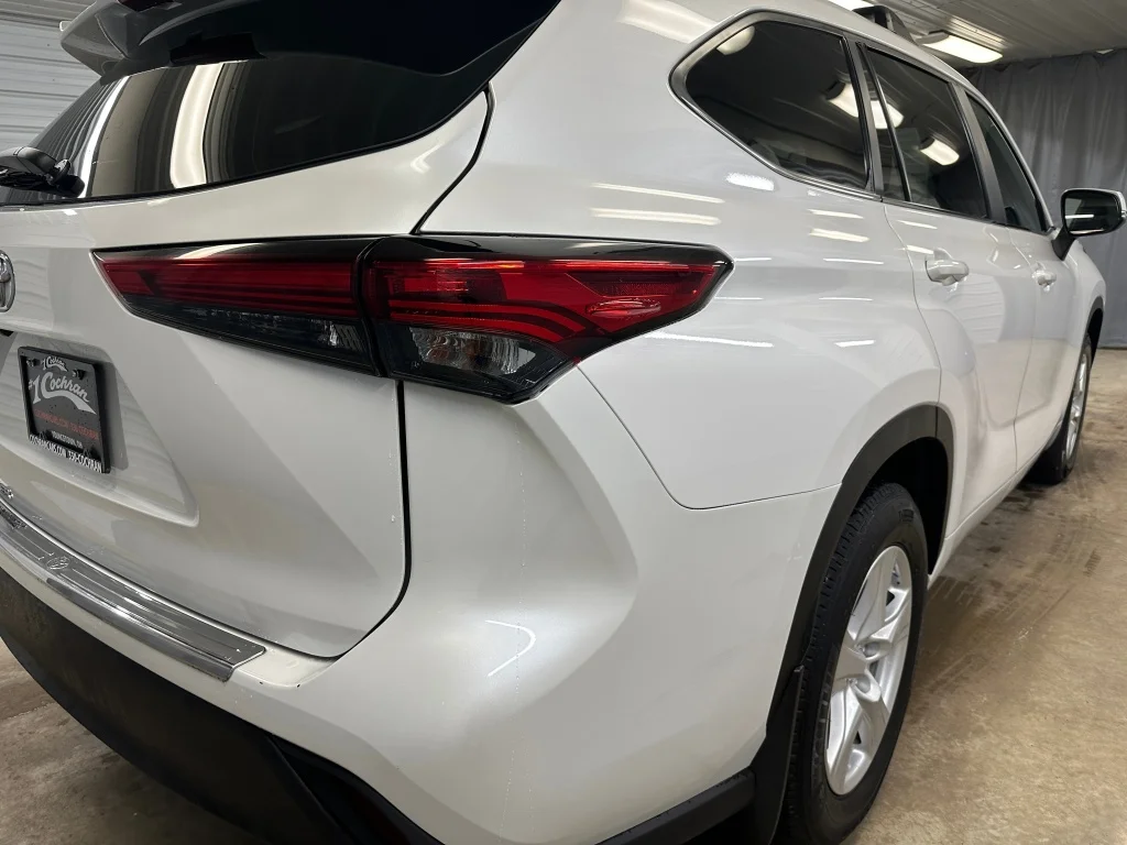Used 2023 Wind Chill Pearl Toyota L image 23