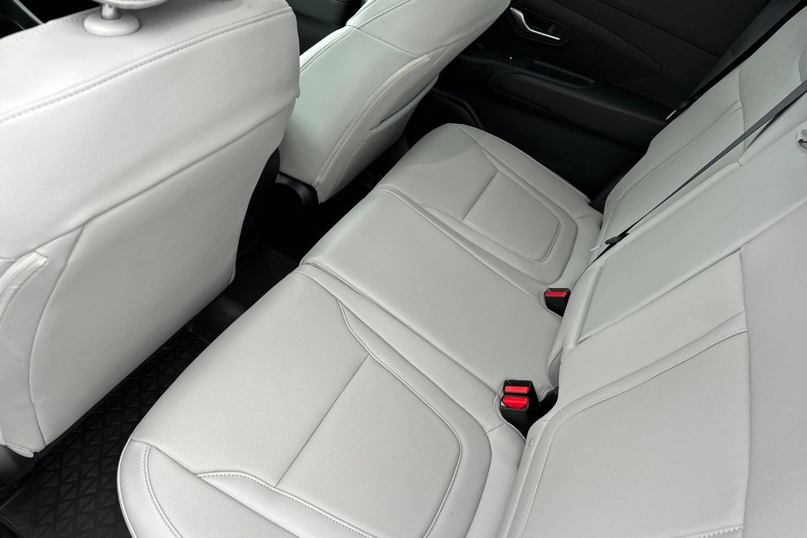 2025 Hyundai Santa Cruz SEL - Photo 12