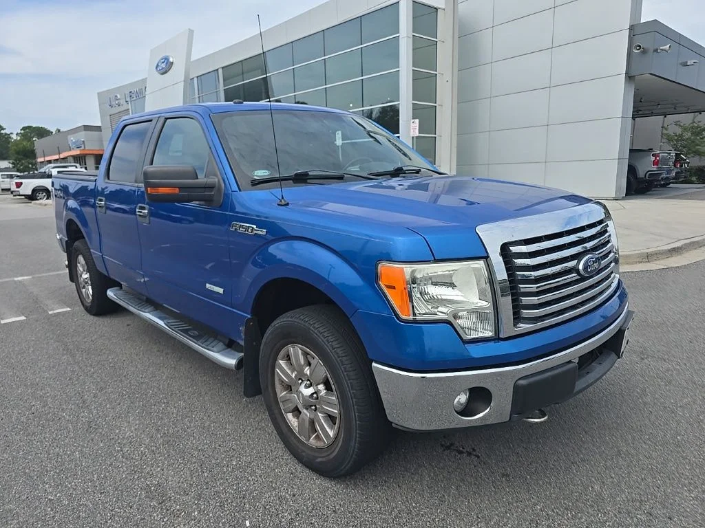 Used 2011 Blue Ford XLT image 2