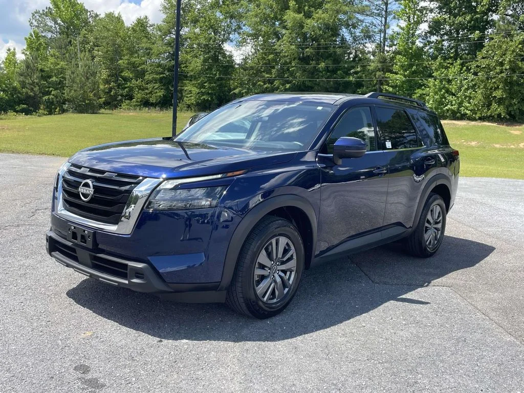 Used 2025 Deep Ocean Blue Pearl Nissan SV image 5