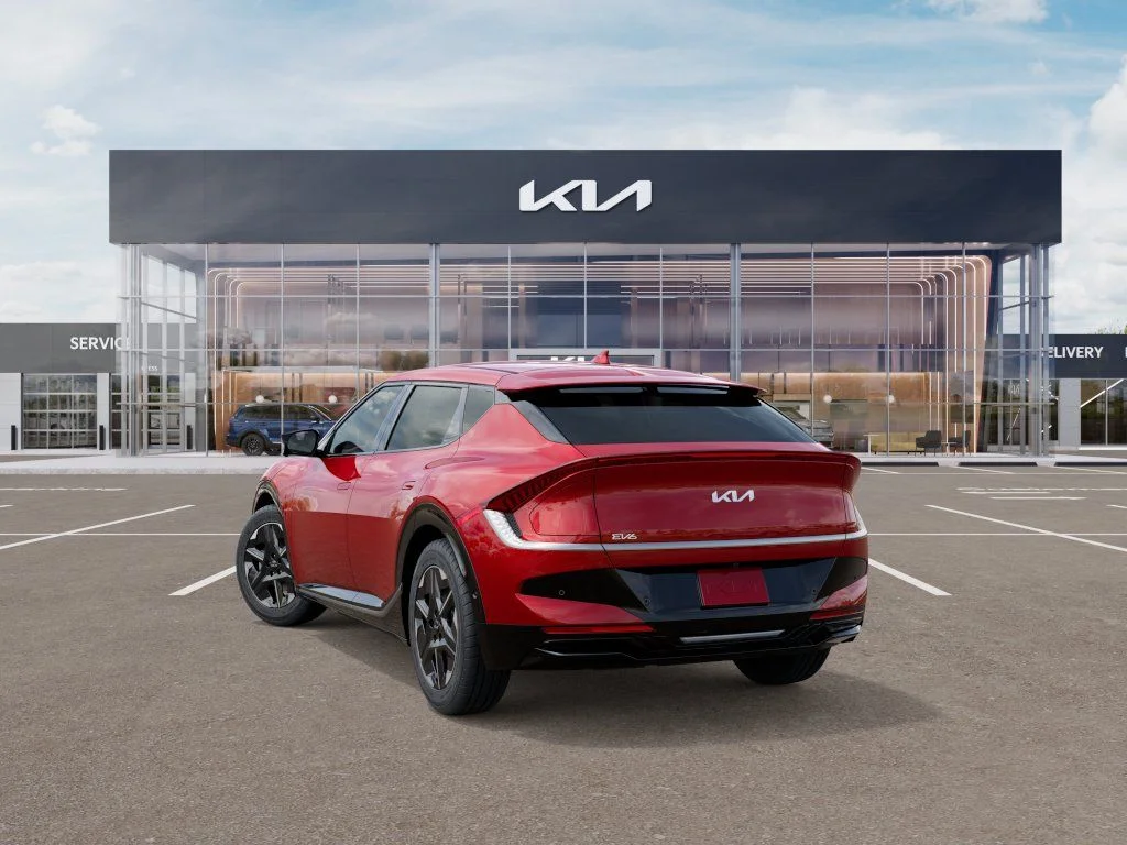 New 2026 Red Kia Wind image 4