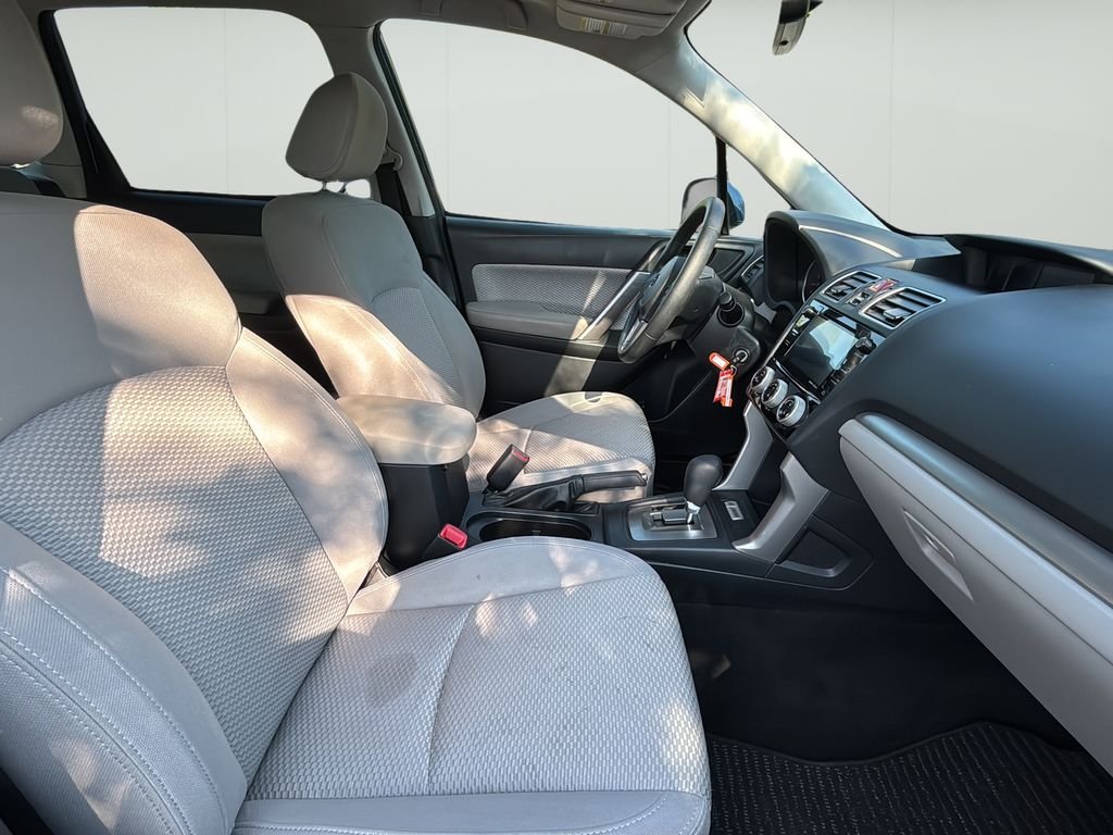 Used 2018 Quartz Blue Pearl Subaru 2.5i Premium image 41