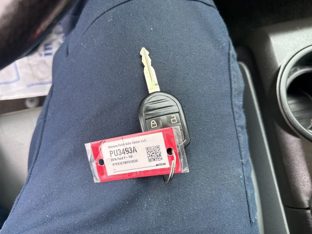 Used 2014 Ingot Silver Metallic Ford XLT image 40