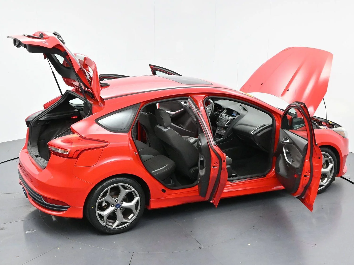 Used 2016 Race Red Ford ST image 36