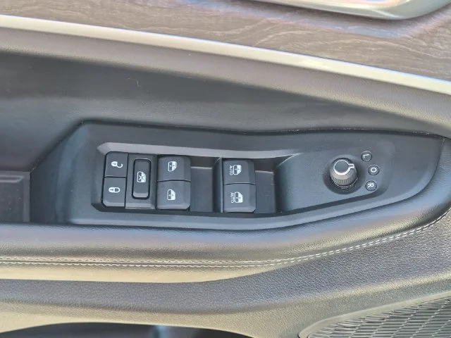 Used 2025 White Jeep Limited image 14