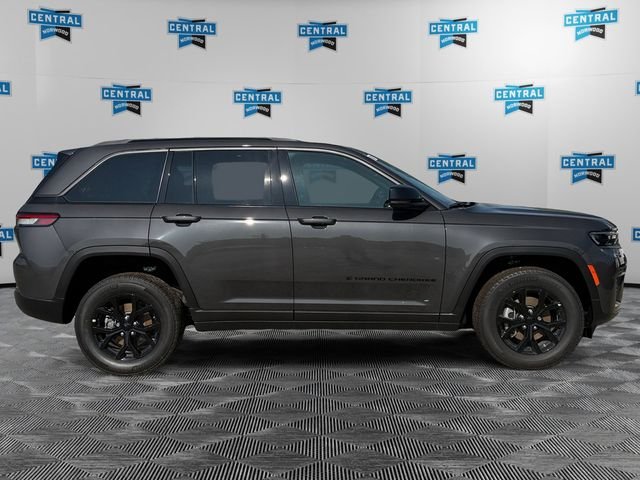 New 2026 Baltic Gray Metallic Clear-Coat Exterior Paint Jeep Altitude image 6