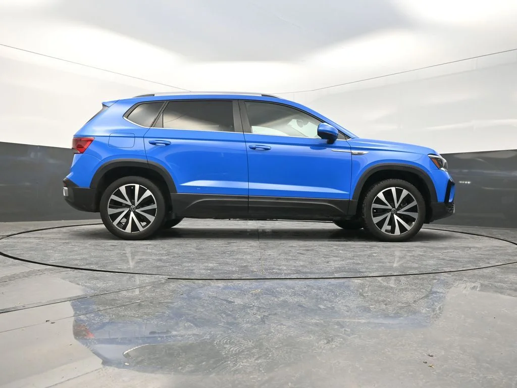 Used 2023 Blue Volkswagen 1.5T SE image 30