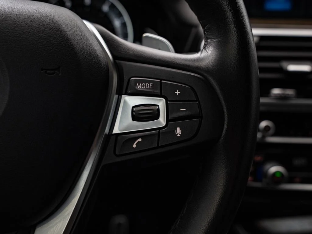 Used 2019 Dark Graphite Metallic BMW xDrive30i image 29