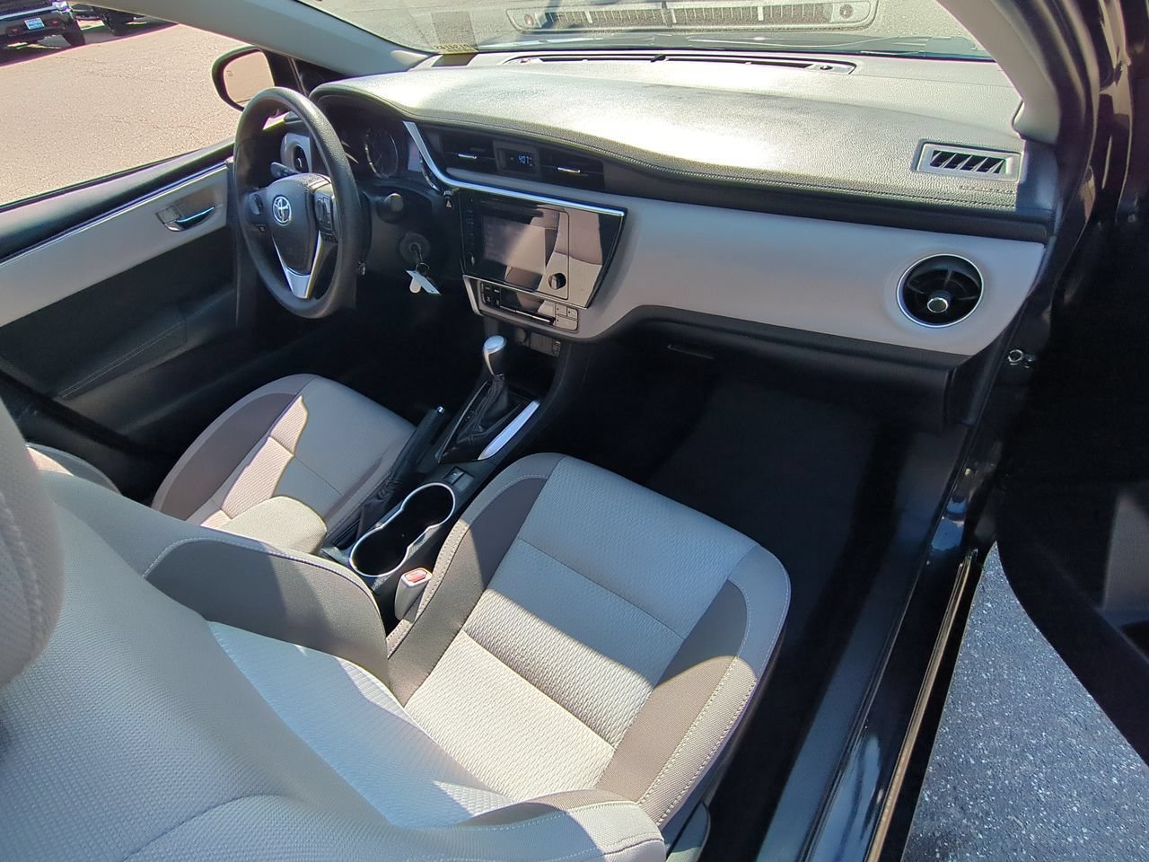Used 2018 Black Toyota L image 26