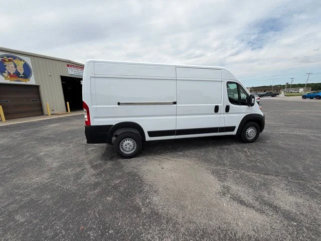 New 2026 Bright White Clear-Coat Exterior Paint RAM Tradesman image 8