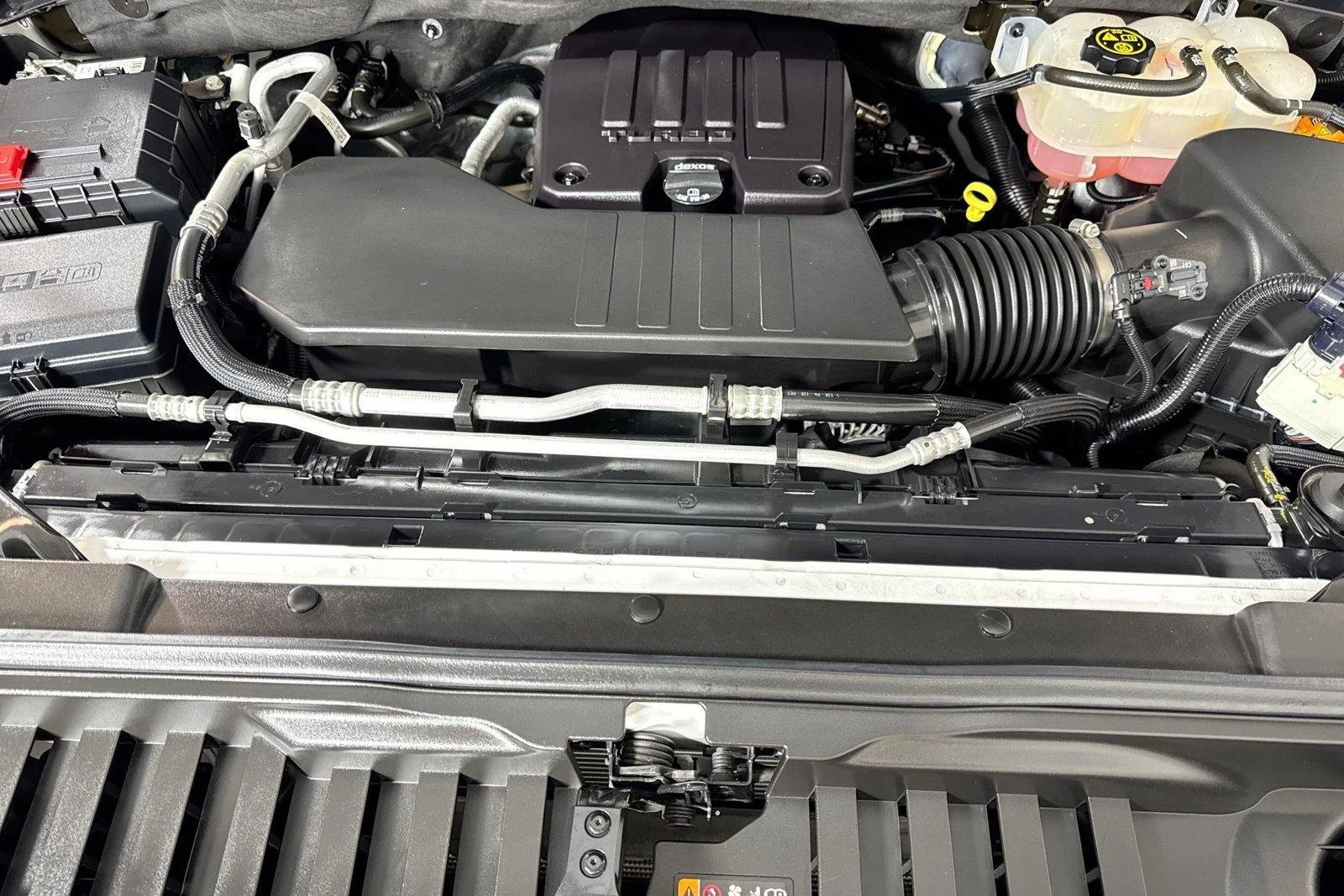 Used 2023 Summit White Chevrolet Custom image 28