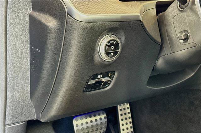 New 2026 Twilight Blue Metallic Mercedes-Benz C 300 image 40