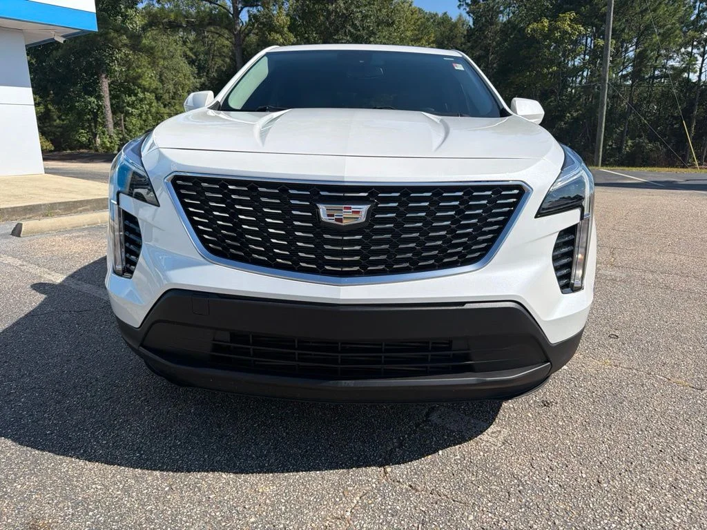 Used 2023 Crystal White Cadillac Luxury image 8