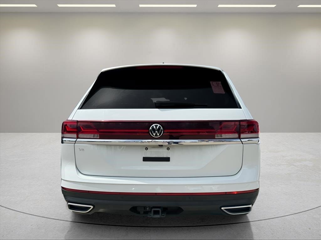 Used 2024 Pure White Volkswagen 2.0T SE w/Technology image 6