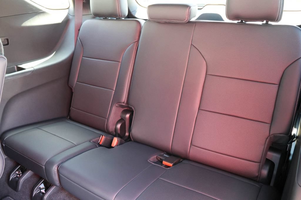2027 Chevrolet Traverse LT - Photo 15