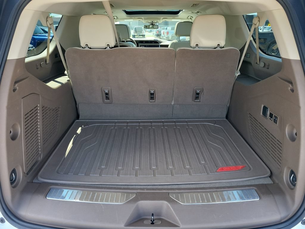 Used 2022 Summit White GMC Denali image 9