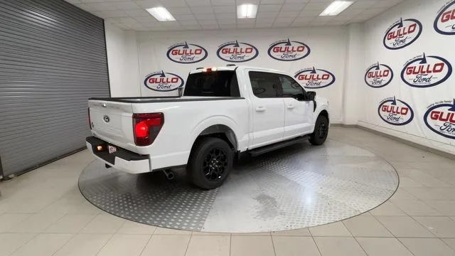 New 2026 Oxford White Ford XLT image 12