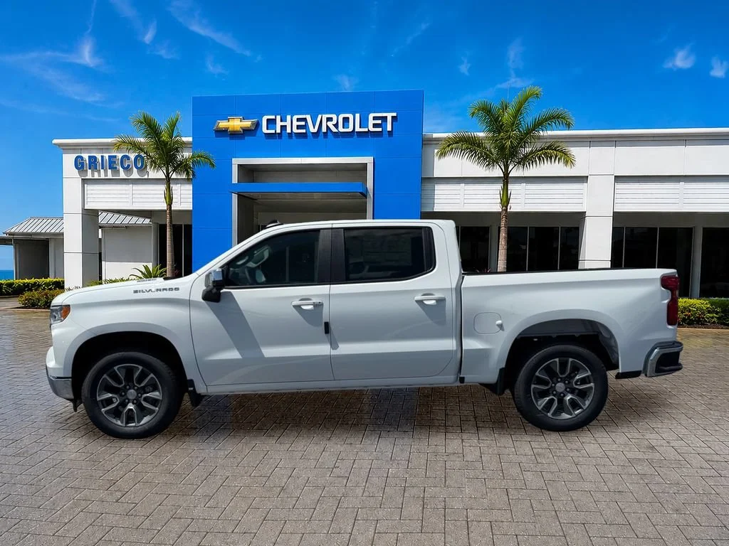 New 2026 Summit White Chevrolet LT image 4