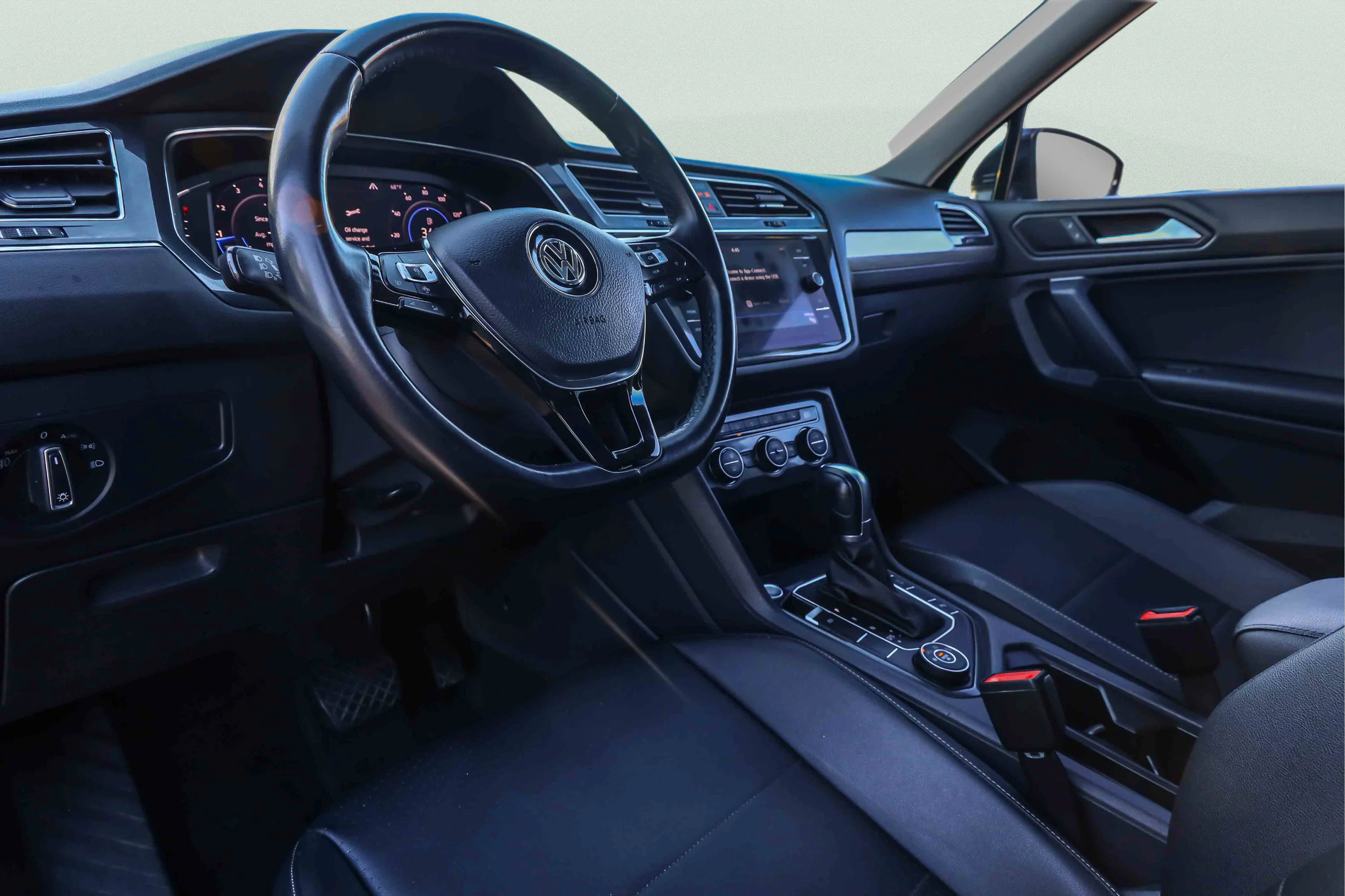 Used 2019  Volkswagen  image 7