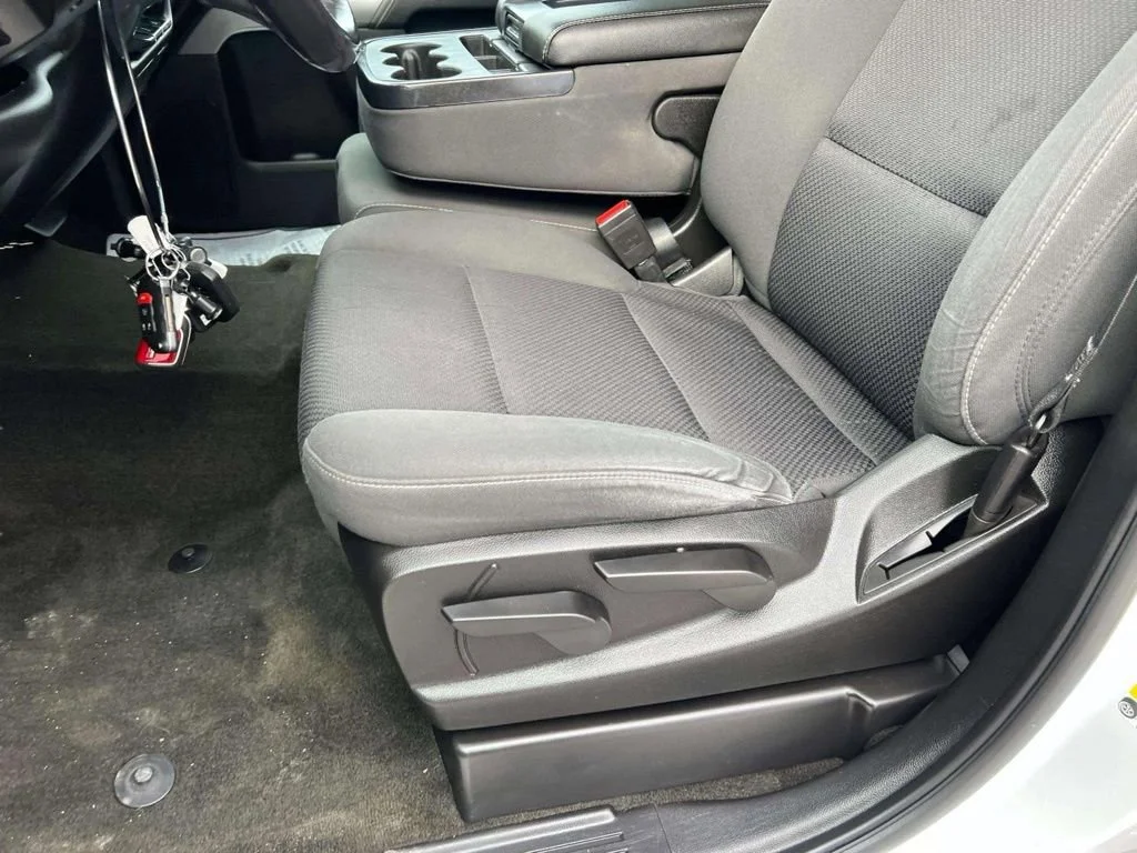 Certified Used 2018 SUMMIT WHITE Chevrolet LT image 16