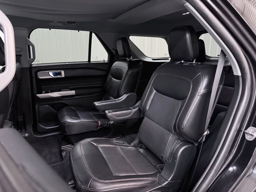 Used 2022 Black Ford Limited image 33