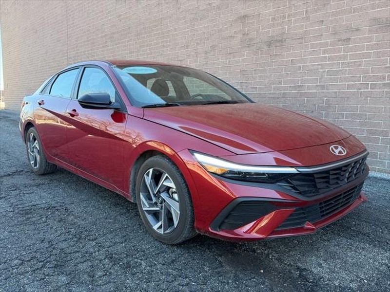 Used 2025 Ultimate Red Hyundai SEL Sport image 7