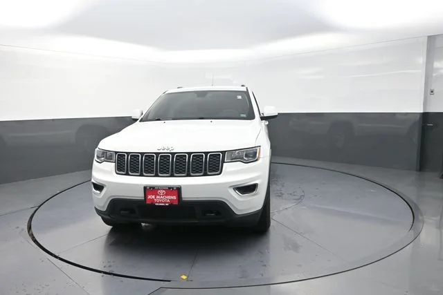 Used 2019 White Jeep Laredo E image 34