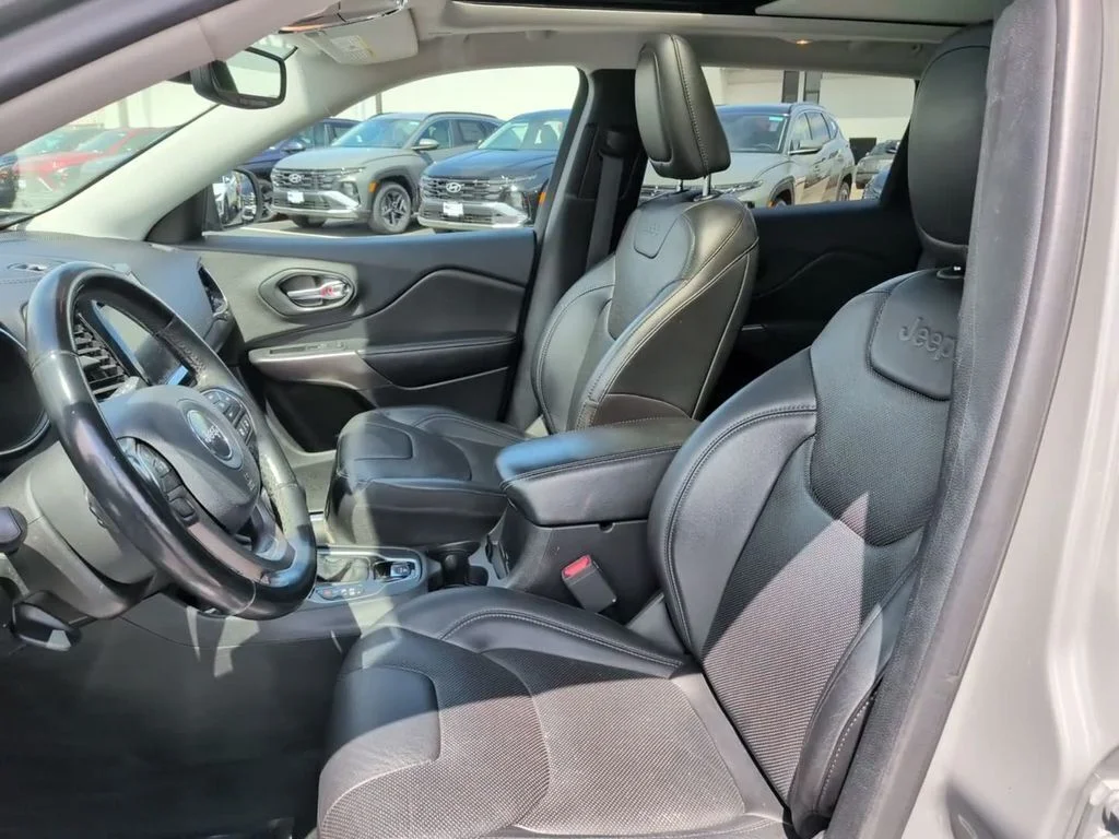 Used 2020 Gray Clearcoat Jeep Limited image 16