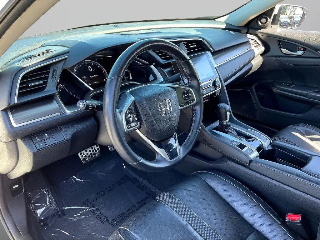Used 2020 Platinum White Pearl Honda Touring image 17