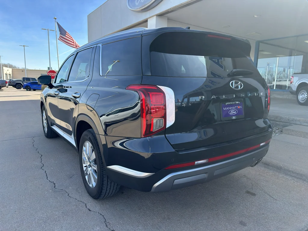 Used 2025 Moonlight Cloud Hyundai SEL image 6