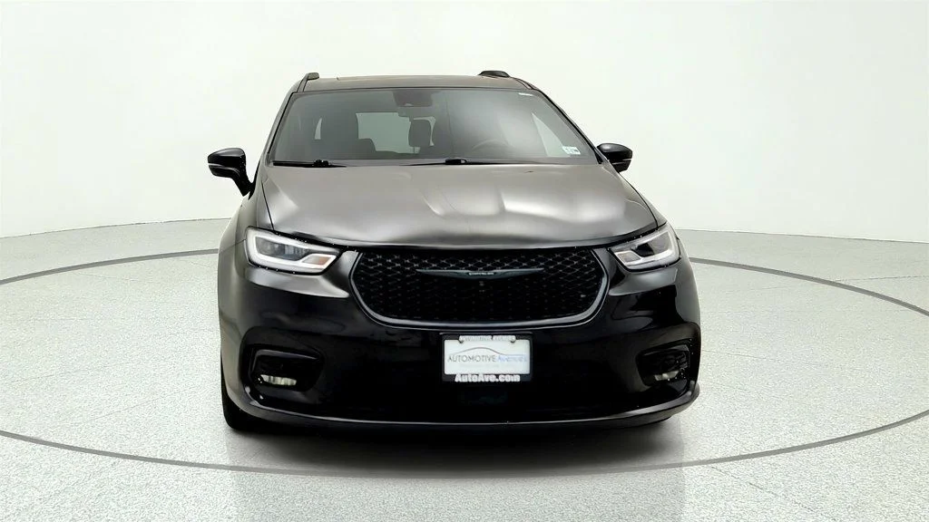 Used 2021 Brilliant Black Crystal Pearlcoat Chrysler Touring L AWD w/ Premium & Safety Sphere Group image 2