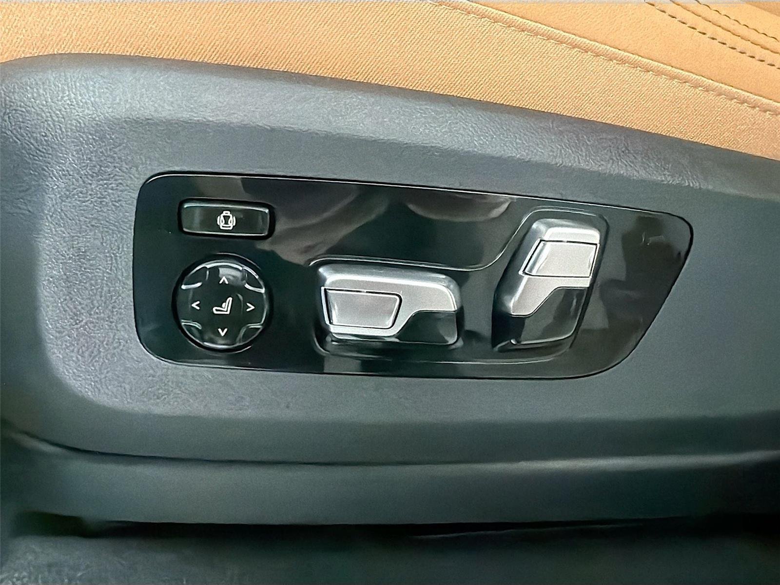 New 2026 Skyscraper Grey Metallic BMW xDrive50e image 38