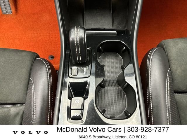 Used 2019 White Volvo R-Design image 20