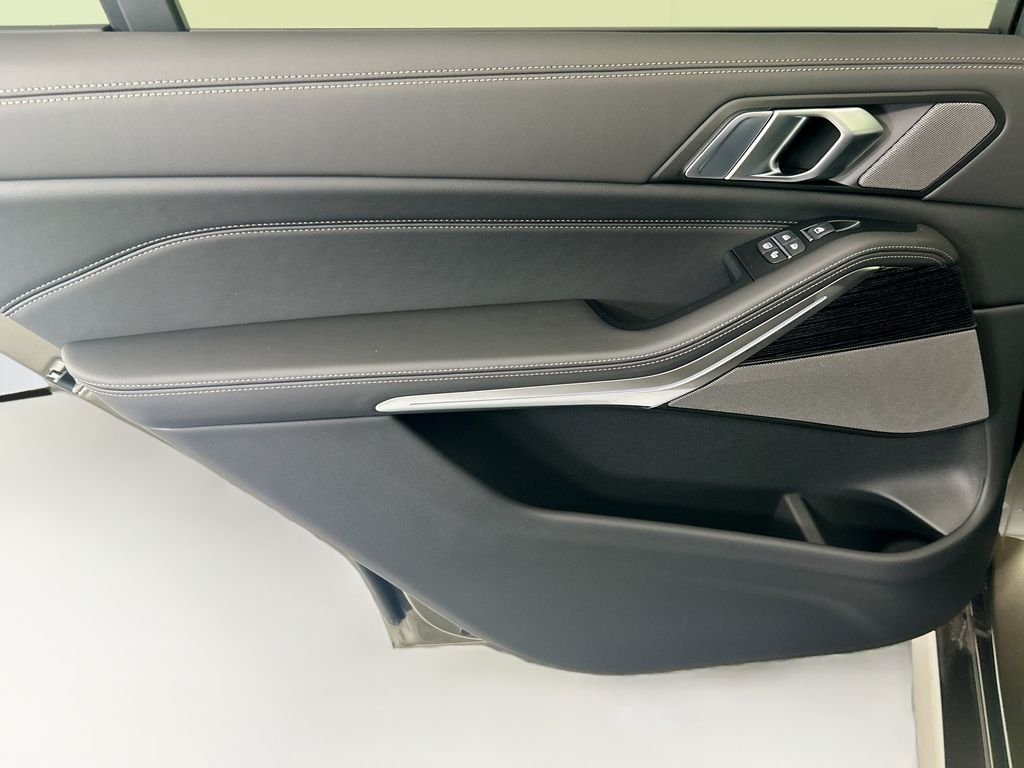 New 2027 Green Metallic BMW xDrive40i image 25