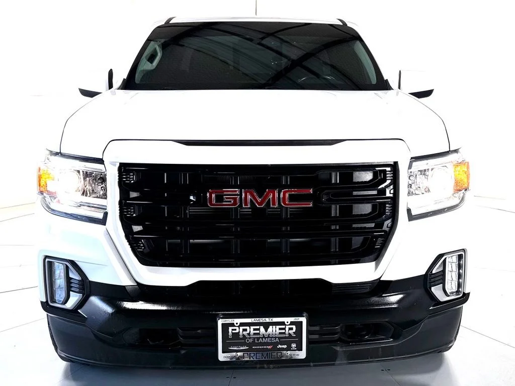 Used 2022 White GMC Elevation image 9