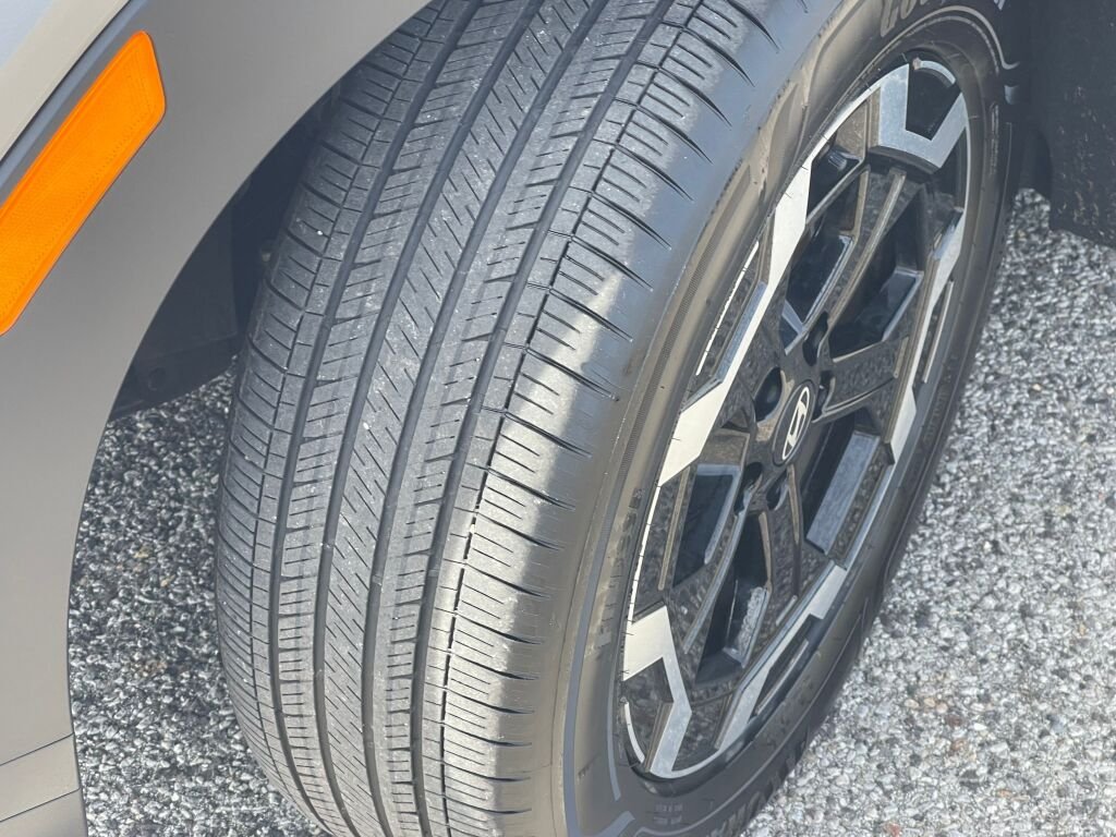 Used 2026 Shimmering Silver Hyundai SEL image 40