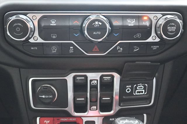 Used 2018 Bright White Clearcoat Jeep Rubicon image 16