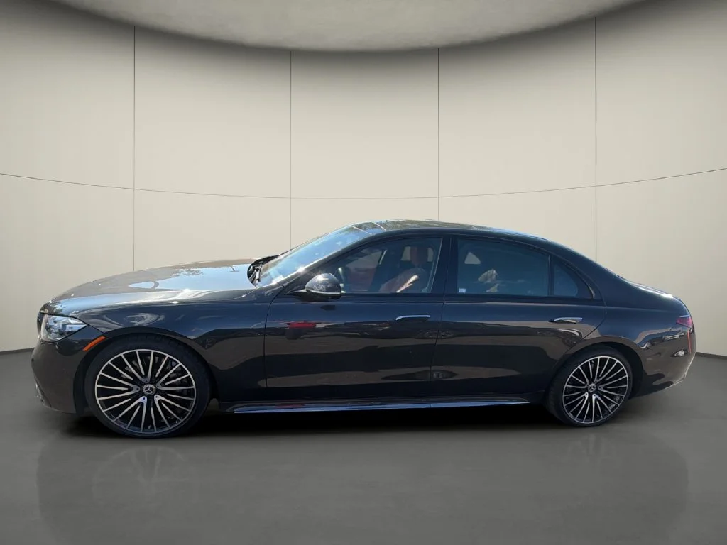 Used 2023 Gray Mercedes-Benz S 500 image 4