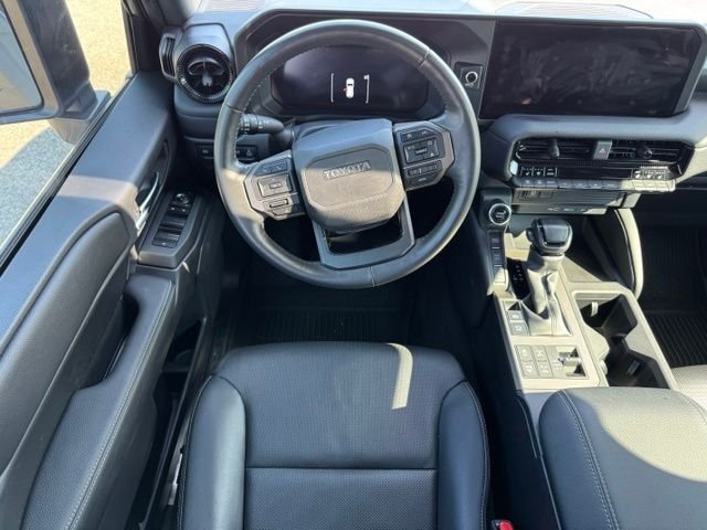 Used 2024  Toyota Base image 18