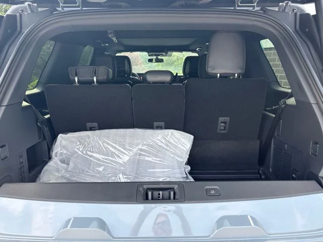 New 2026 Glacier Gray Metallic Tri-Coat Ford Tremor® image 12