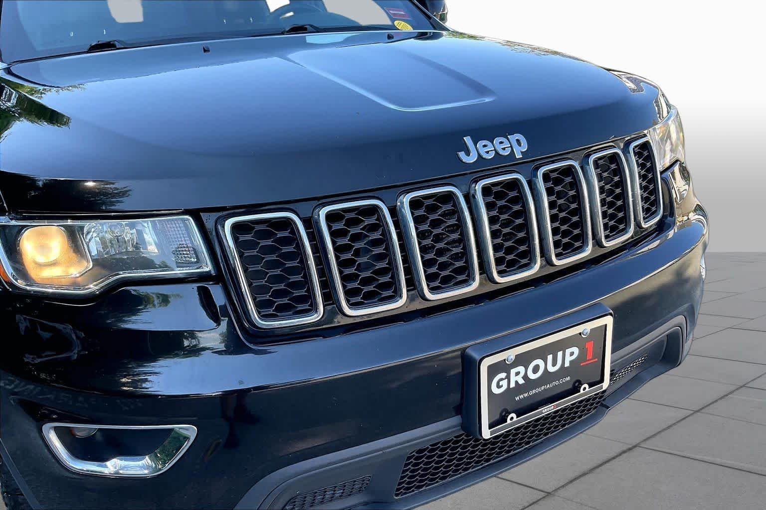 Used 2021 Diamond Black Crystal Pearlcoat Jeep Laredo X image 30