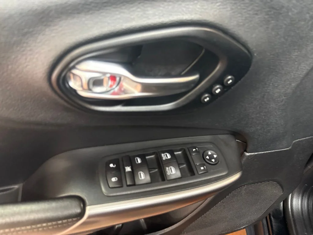 Used 2021 Black Jeep Limited image 20