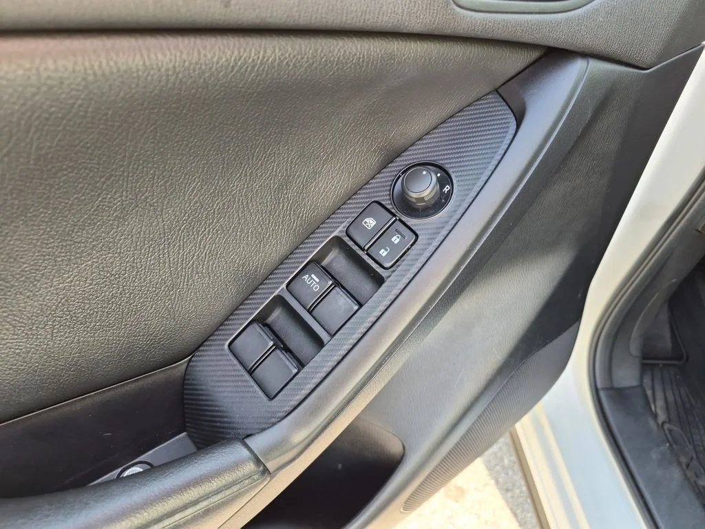 Used 2016 White Mazda Sport image 18